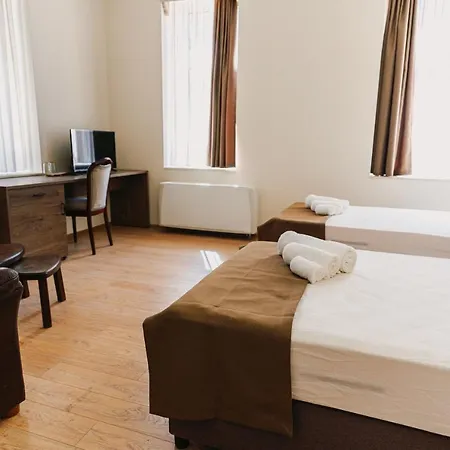 хотел театъръ Hotel