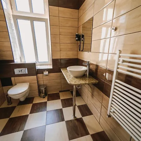 хотел театъръ 2* Pleven