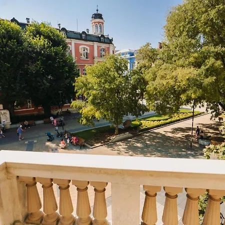 хотел театъръ Hotel 2*