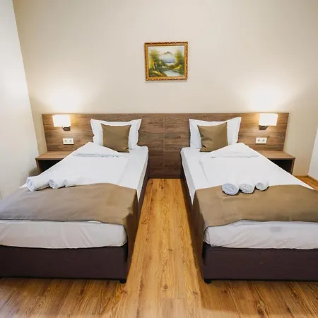 Hotel хотел театъръ 2*