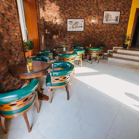 хотел театъръ