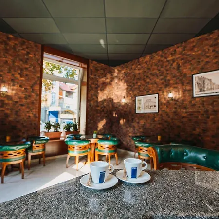 Hotel хотел театъръ 2*