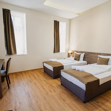 хотел театъръ Hotel Pleven