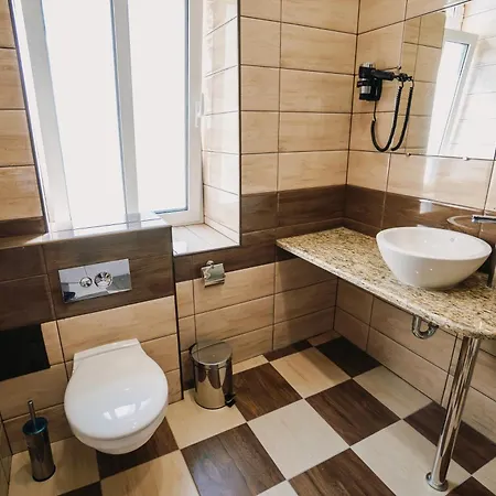 хотел театъръ 2* Pleven