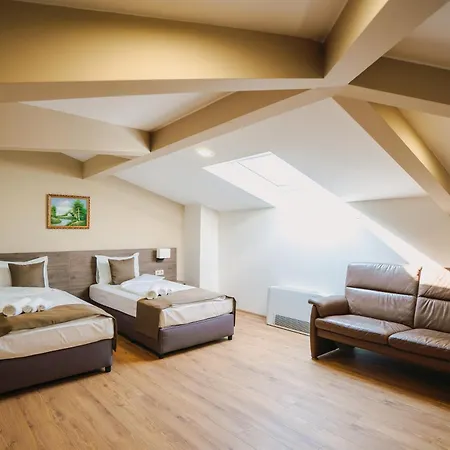 хотел театъръ Pleven