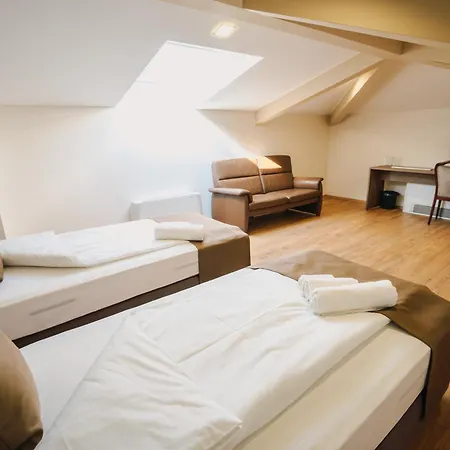 Hotel хотел театъръ 2*