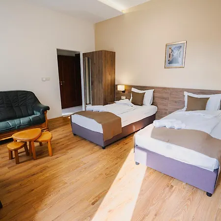 хотел театъръ Hotel 2*