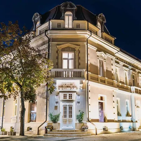 театъръ Hotel