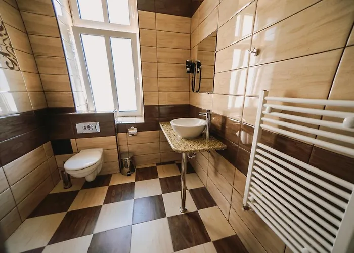 хотел театъръ 2* Pleven