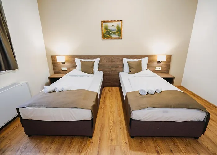 Hotel хотел театъръ 2*