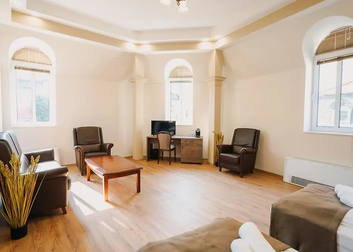 хотел театъръ Hotel 2*