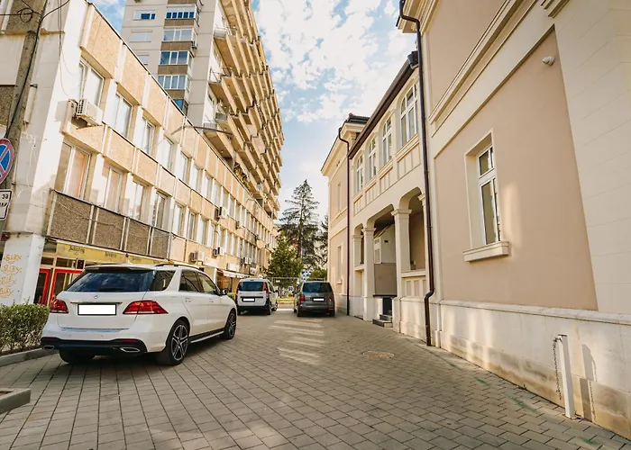 Hotel хотел театъръ 2*