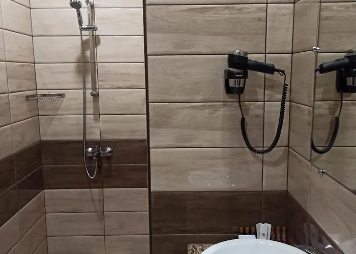 хотел театъръ 2*