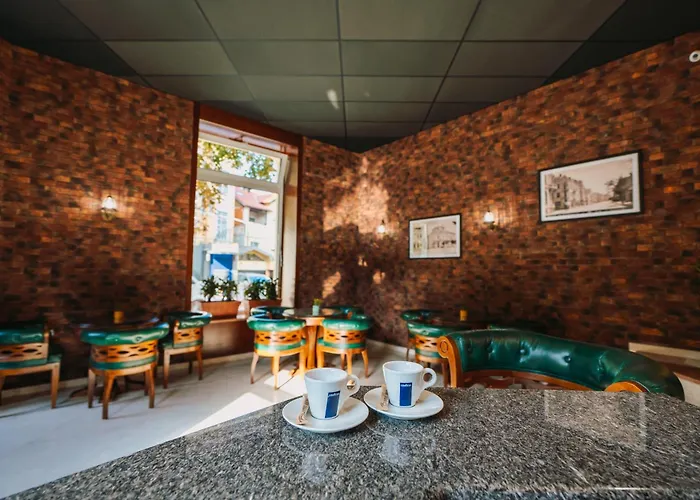 Hotel хотел театъръ 2*