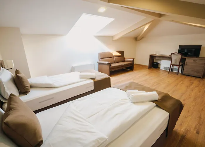 Hotel хотел театъръ 2*