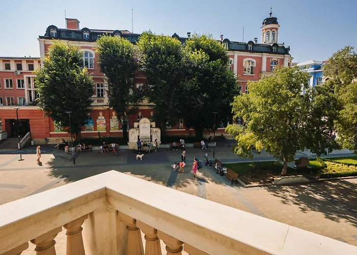 хотел театъръ 2* Pleven