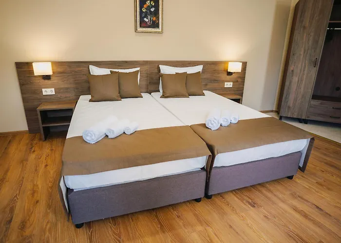 Hotel хотел театъръ 2*