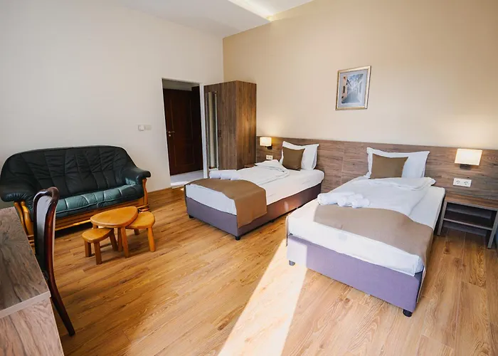 хотел театъръ Hotel 2*